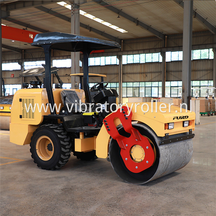 Rubber Tyre Road Roller